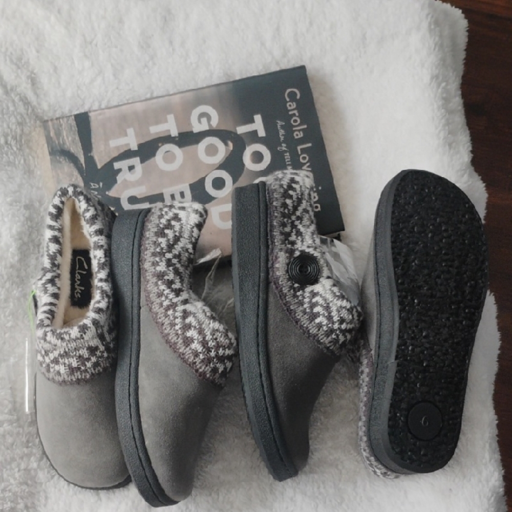 Clarks Women Gray Slippers